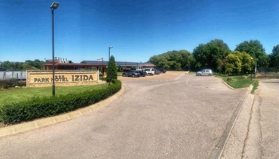 Park Hotel Izida Dobritsch Exterior foto